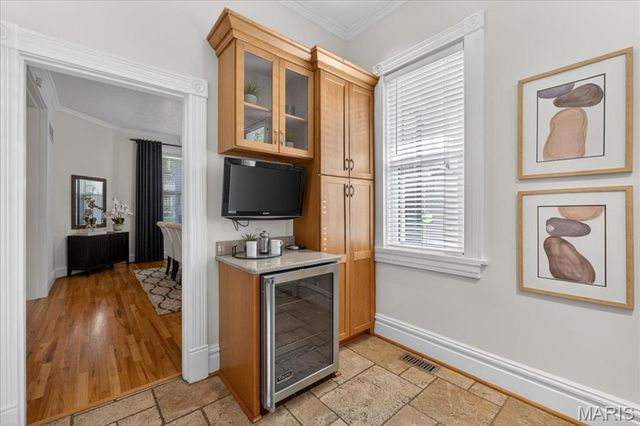 7324 Vine Avenue, St Louis, MO 63143
