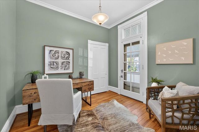 7324 Vine Avenue, St Louis, MO 63143