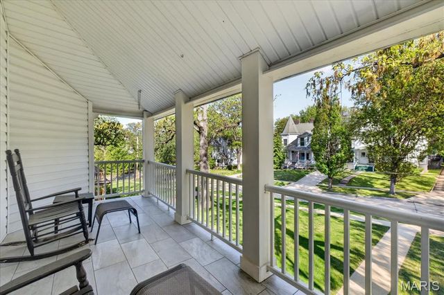 7324 Vine Avenue, St Louis, MO 63143