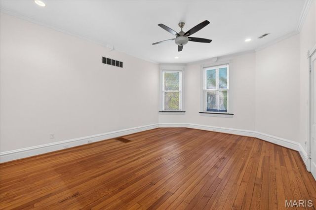 7324 Vine Avenue, St Louis, MO 63143