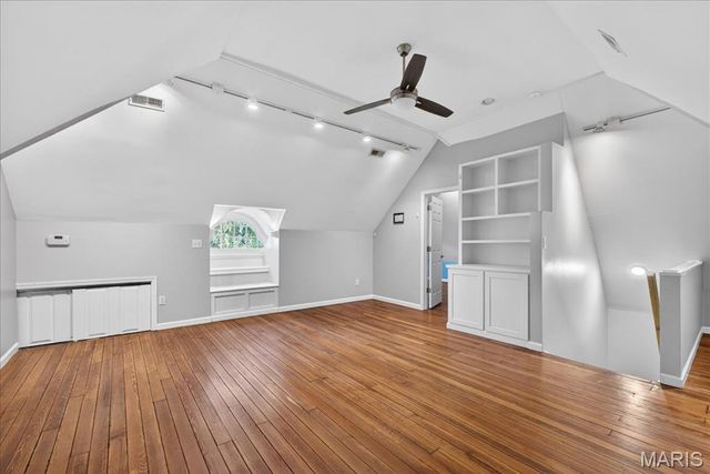 7324 Vine Avenue, St Louis, MO 63143