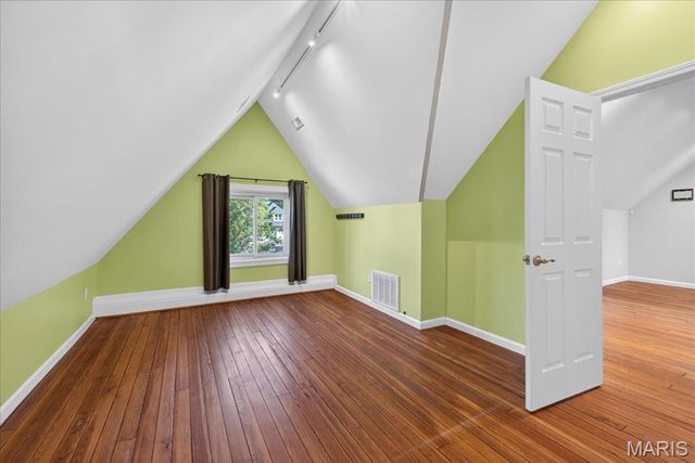 7324 Vine Avenue, St Louis, MO 63143