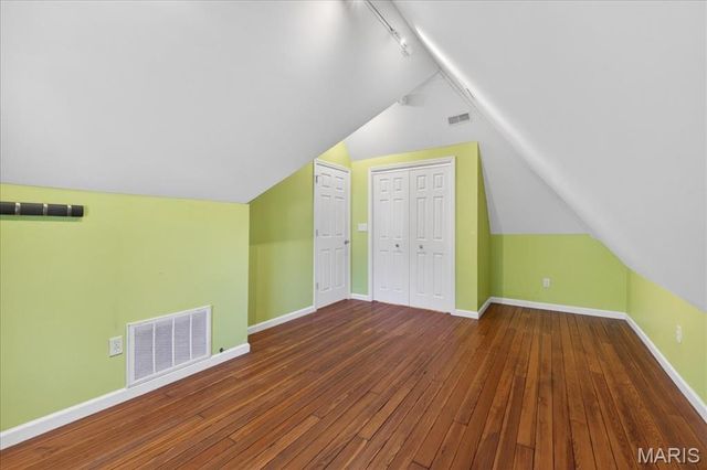 7324 Vine Avenue, St Louis, MO 63143