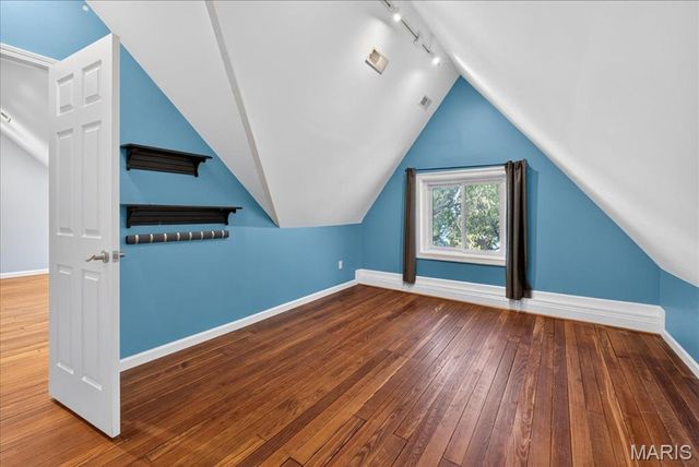 7324 Vine Avenue, St Louis, MO 63143
