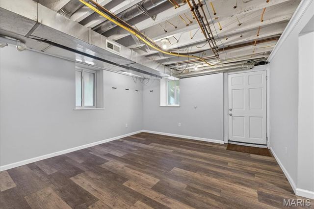 7324 Vine Avenue, St Louis, MO 63143
