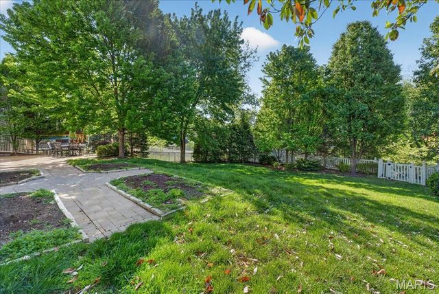 7324 Vine Avenue, St Louis, MO 63143