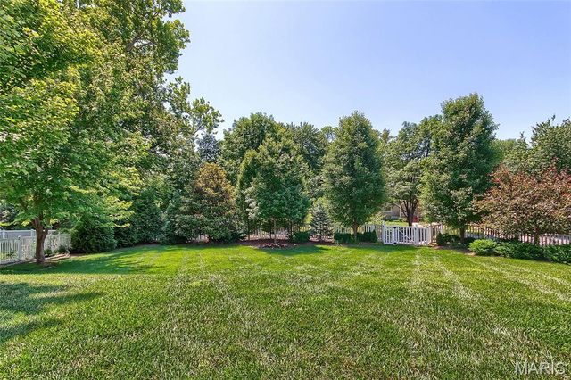 7324 Vine Avenue, St Louis, MO 63143