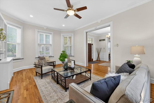 7324 Vine Avenue, St Louis, MO 63143