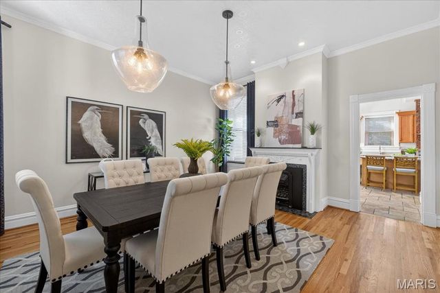 7324 Vine Avenue, St Louis, MO 63143