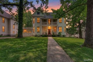 7324 Vine Avenue, St Louis, MO 63143