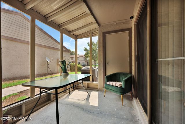 8300 PLAZA GATE Lane 1122, Jacksonville, FL 32217