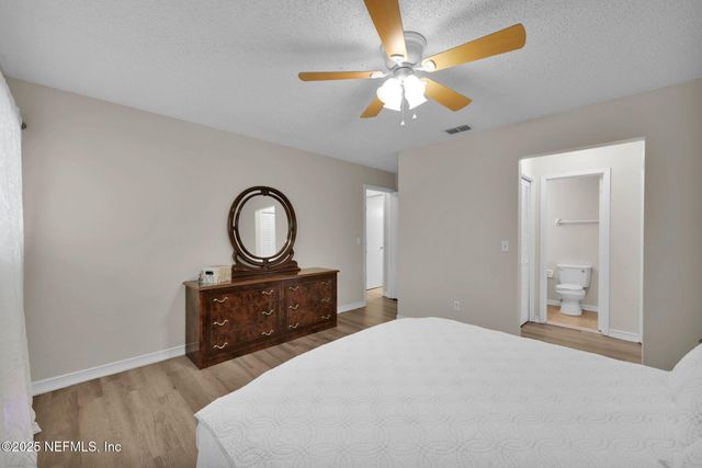 8300 PLAZA GATE Lane 1122, Jacksonville, FL 32217