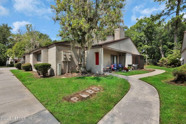 8300 PLAZA GATE Lane 1122, Jacksonville, FL 32217