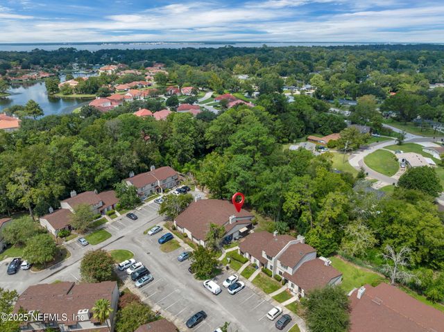 8300 PLAZA GATE Lane 1122, Jacksonville, FL 32217