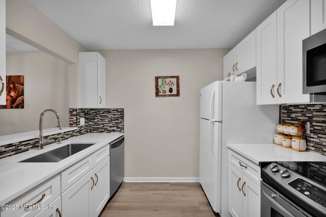 8300 PLAZA GATE Lane 1122, Jacksonville, FL 32217