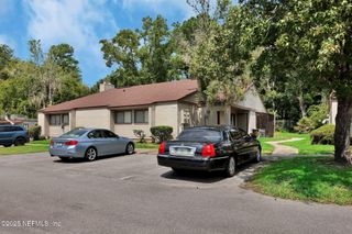 8300 PLAZA GATE Lane 1122, Jacksonville, FL 32217