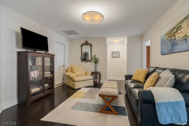 103 Echo Ridge Way, Mountainside Boro, NJ 07092