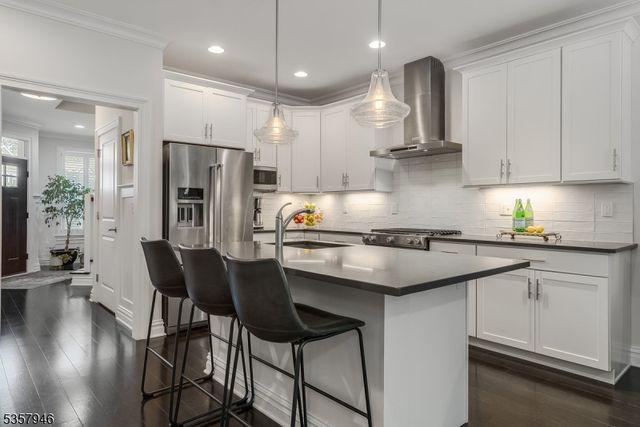 103 Echo Ridge Way, Mountainside Boro, NJ 07092