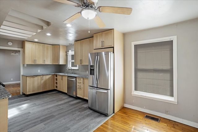 1528 W Day Street, Denison, TX 75020