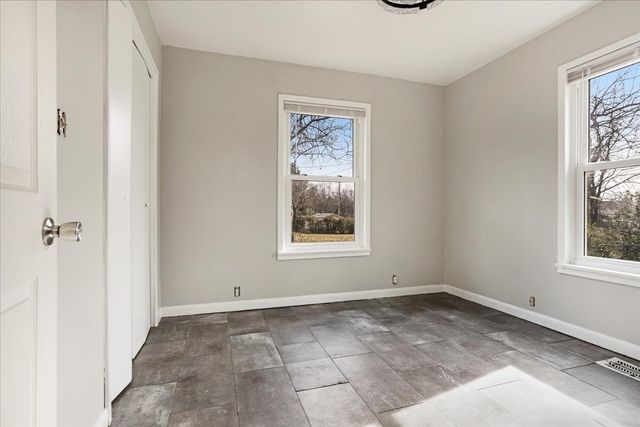 1528 W Day Street, Denison, TX 75020