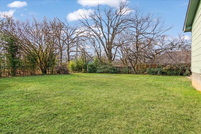 1528 W Day Street, Denison, TX 75020