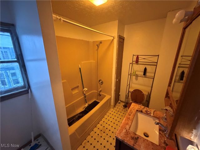 847 W 50th Street, Ashtabula, OH 44004