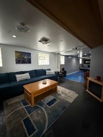 9959 S Escanaba Avenue, Chicago, IL 60617