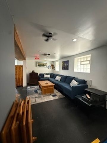 9959 S Escanaba Avenue, Chicago, IL 60617