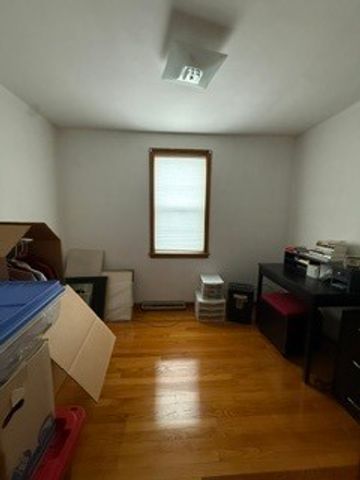 9959 S Escanaba Avenue, Chicago, IL 60617
