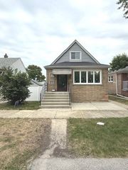 9959 S Escanaba Avenue, Chicago, IL 60617