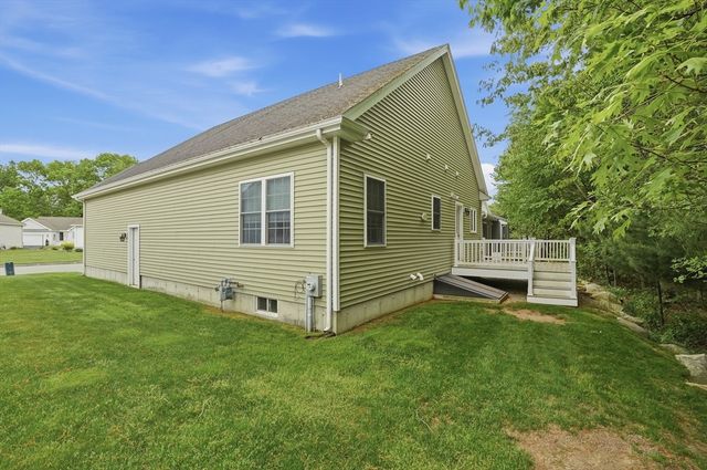 29 Rachaels Way, Brockton, MA 02301