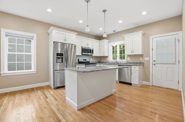 29 Rachaels Way, Brockton, MA 02301