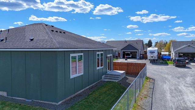 17803 E 3rd Ln, Spokane Valley, WA 99016