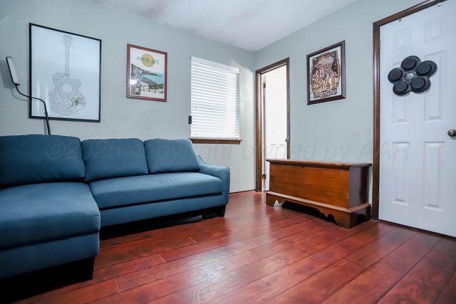 7302 JAMESON Drive, Amarillo, TX 79121