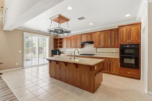1820 Casterbridge Dr, Roseville, CA 95747