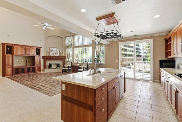 1820 Casterbridge Dr, Roseville, CA 95747