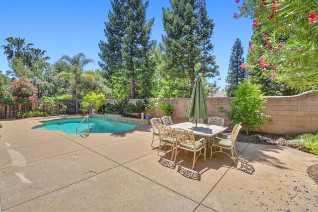 1820 Casterbridge Dr, Roseville, CA 95747