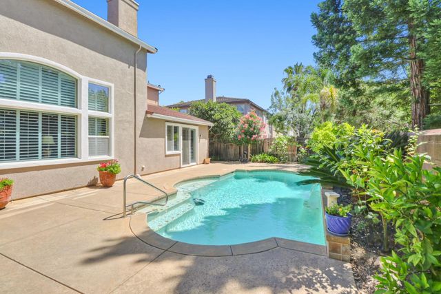 1820 Casterbridge Dr, Roseville, CA 95747