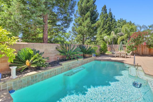 1820 Casterbridge Dr, Roseville, CA 95747