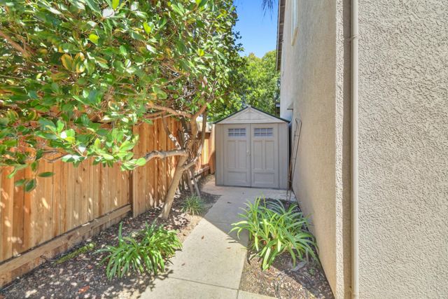 1820 Casterbridge Dr, Roseville, CA 95747