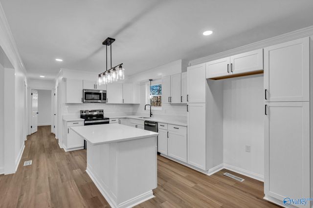 3708 Montclair Road SW, Decatur, AL 35603