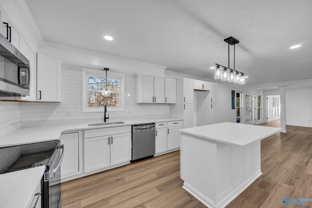 3708 Montclair Road SW, Decatur, AL 35603