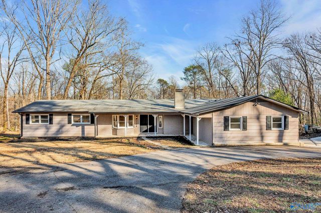 3708 Montclair Road SW, Decatur, AL 35603