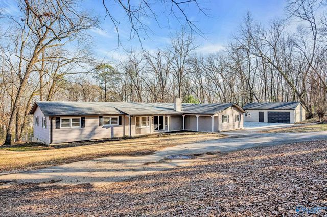 3708 Montclair Road SW, Decatur, AL 35603