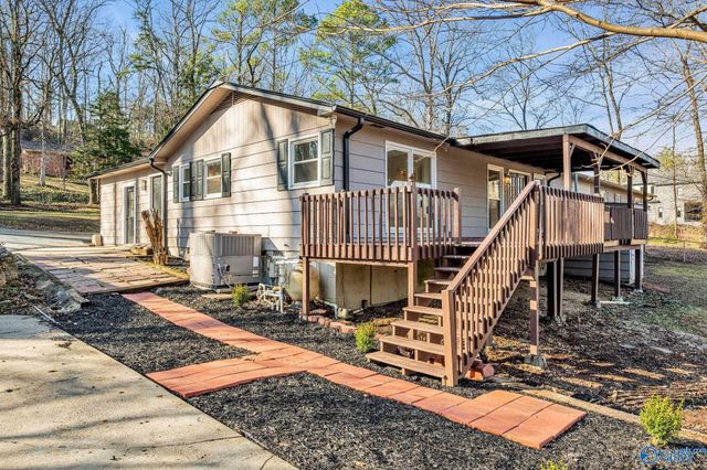 3708 Montclair Road SW, Decatur, AL 35603