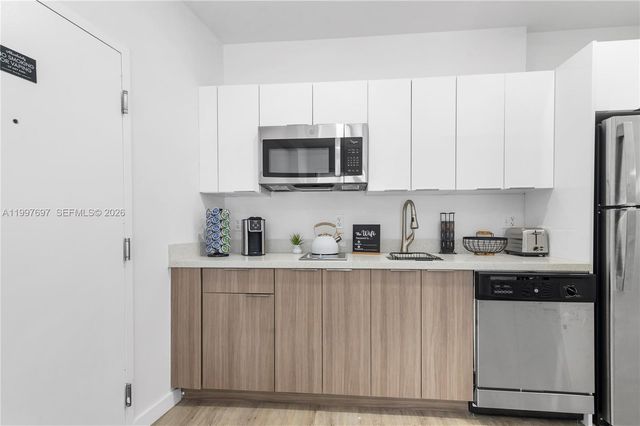 136 NW 26th St 207, Miami, FL 33127