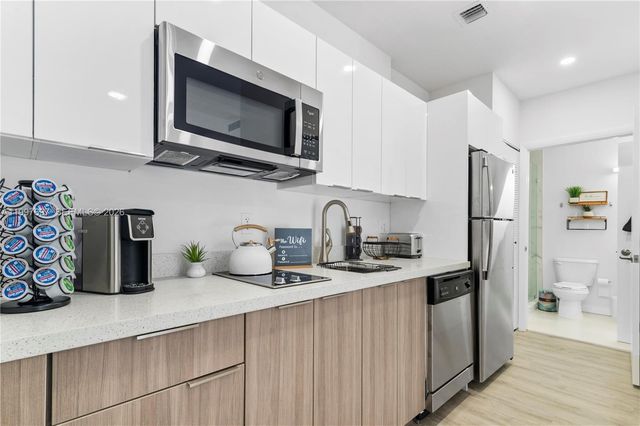 136 NW 26th St 207, Miami, FL 33127