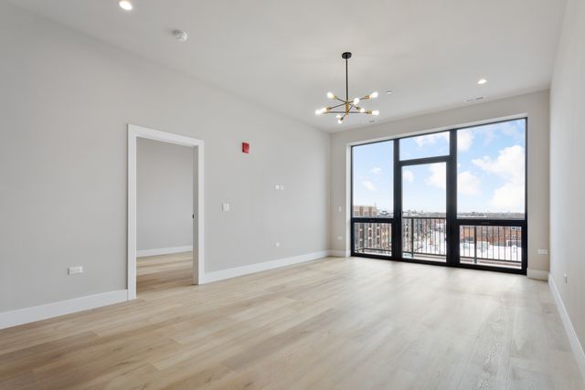 2475 W FOSTER Avenue 408, Chicago, IL 60625