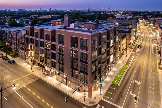 2475 W FOSTER Avenue 408, Chicago, IL 60625