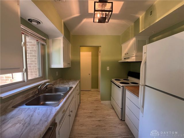 2366 S Patterson Boulevard 7, Dayton, OH 45409